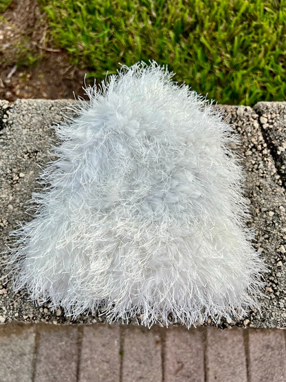 white plush bucket hat ( limited edition )
